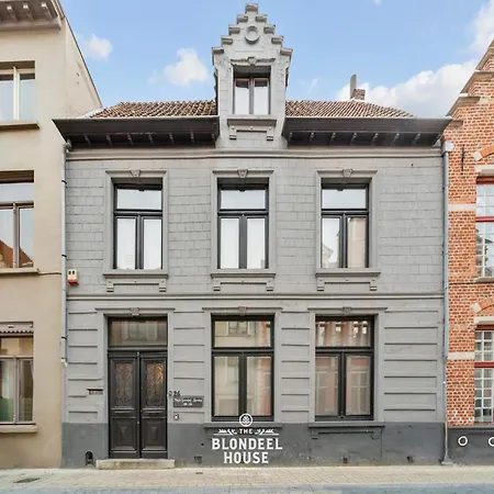 The Blondeel House Center *